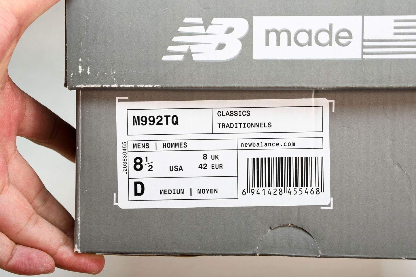 NB 992 'Black Grey Volt'