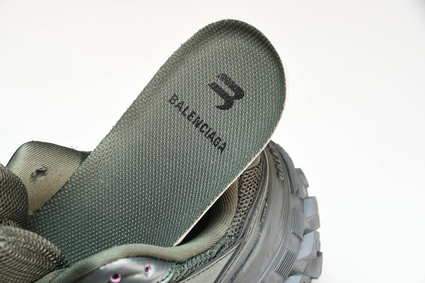Defender (Bouncer) Sneaker 'Olive'