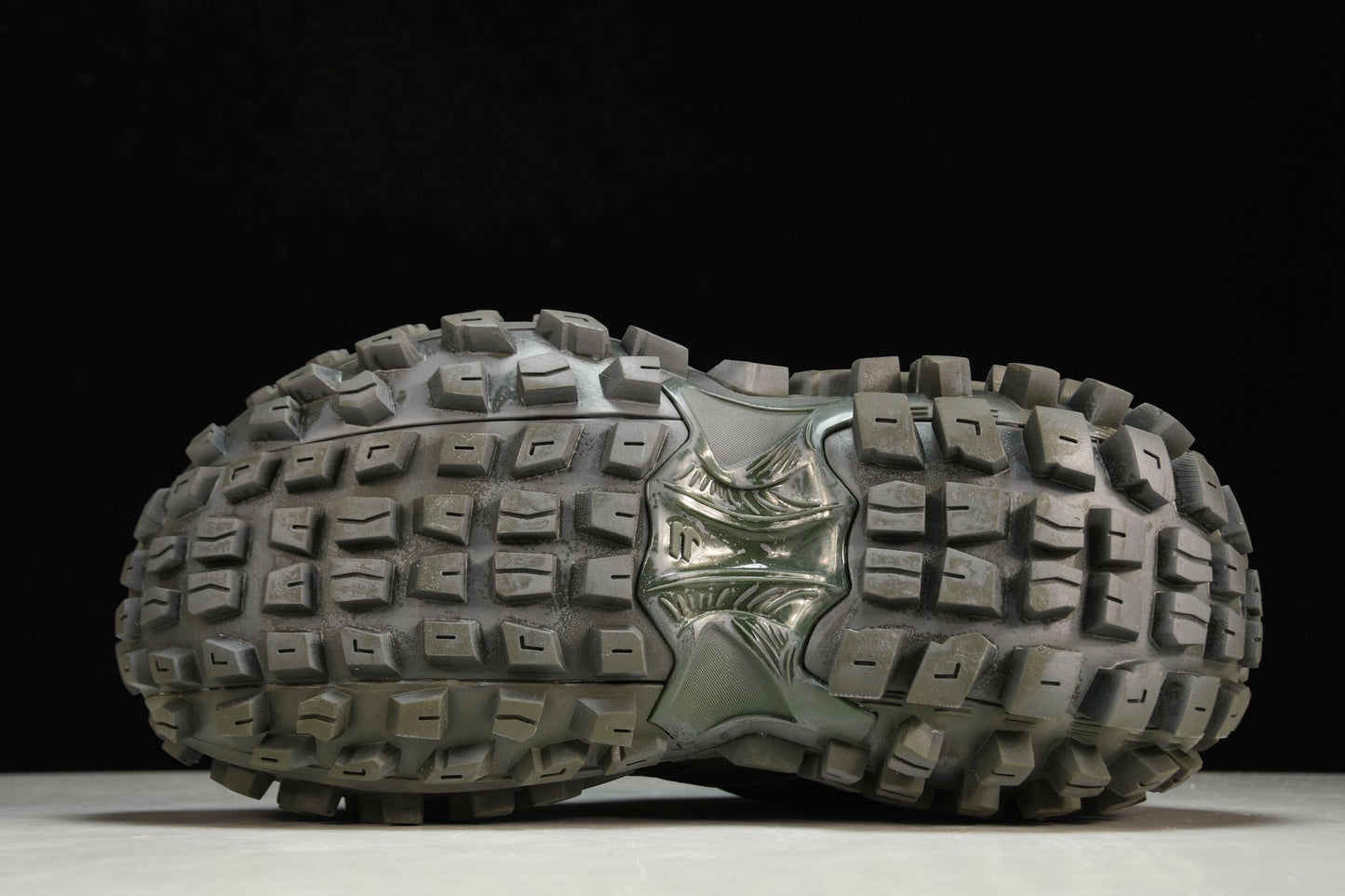 Defender (Bouncer) Sneaker 'Olive'