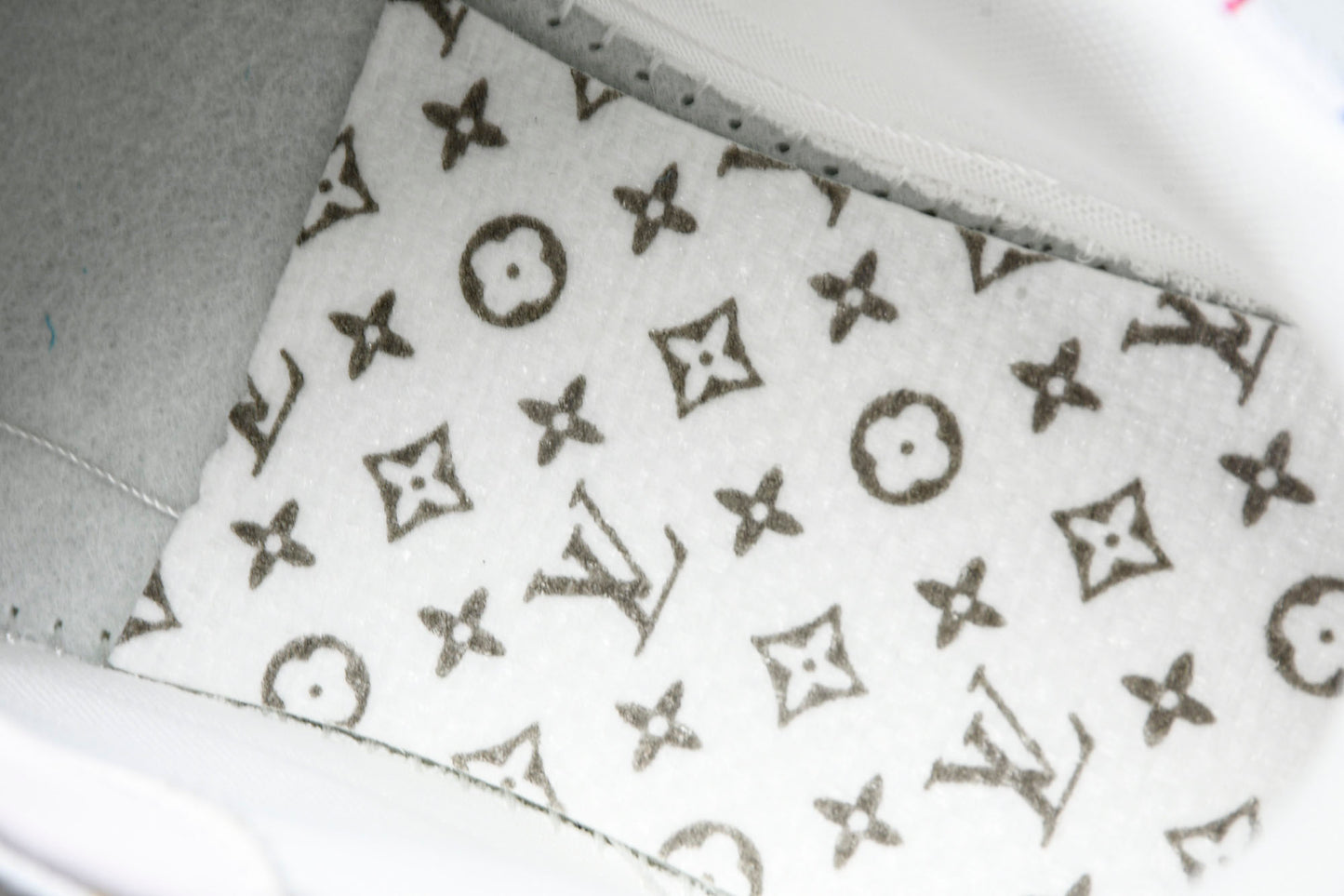 Louis Vuittоп Trainer Low x Takashi Murakami 'White Multicolor'
