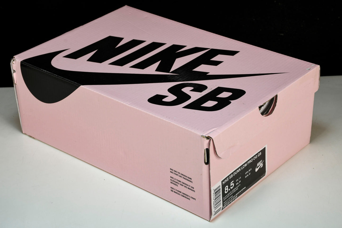SB Dnk Low 'Staple Panda Pigeon'