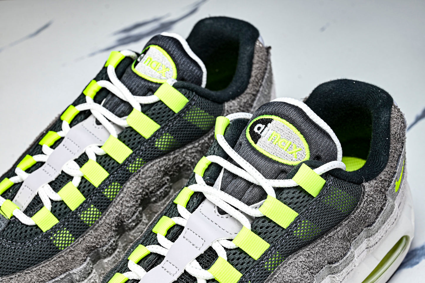 AM95 OG 'Reverse Gradient Neon'