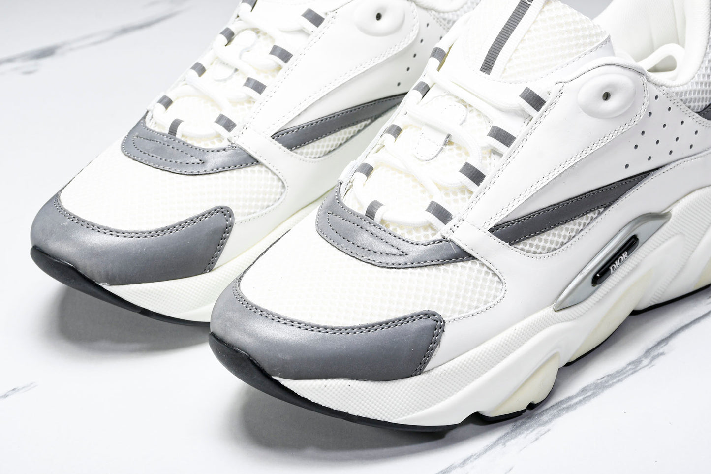 D1or B22 'White Silver'
