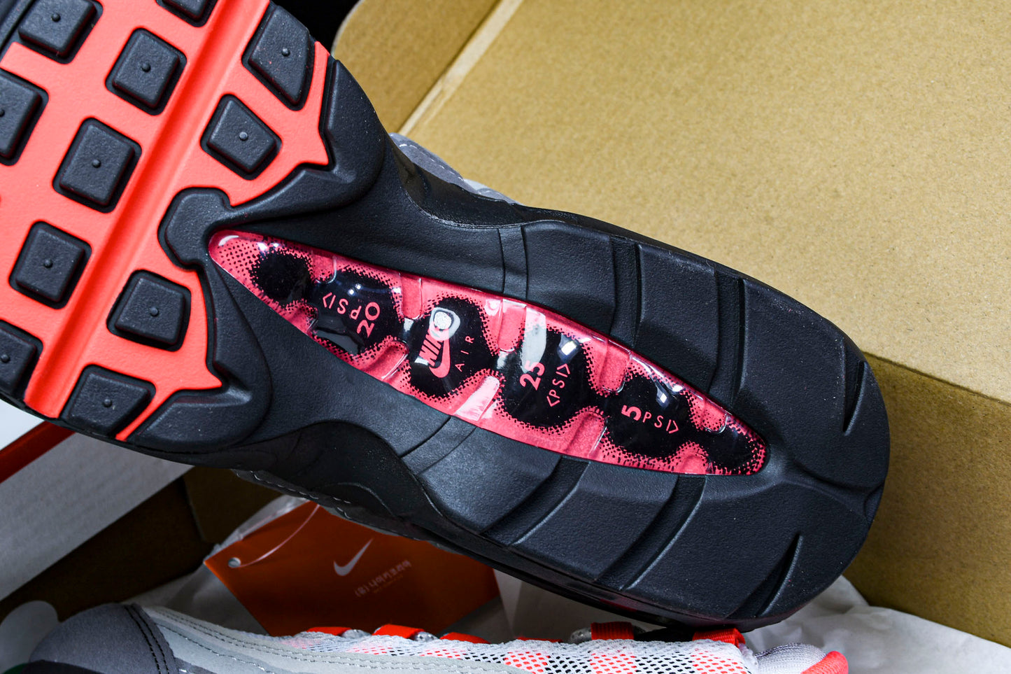 AM95 OG 'Solar Red'