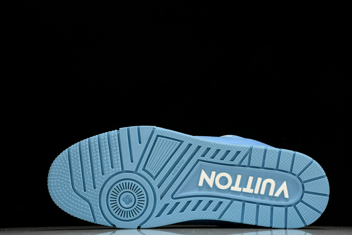 Louis Vuittоп Trainer Low 'Blue Embossed'