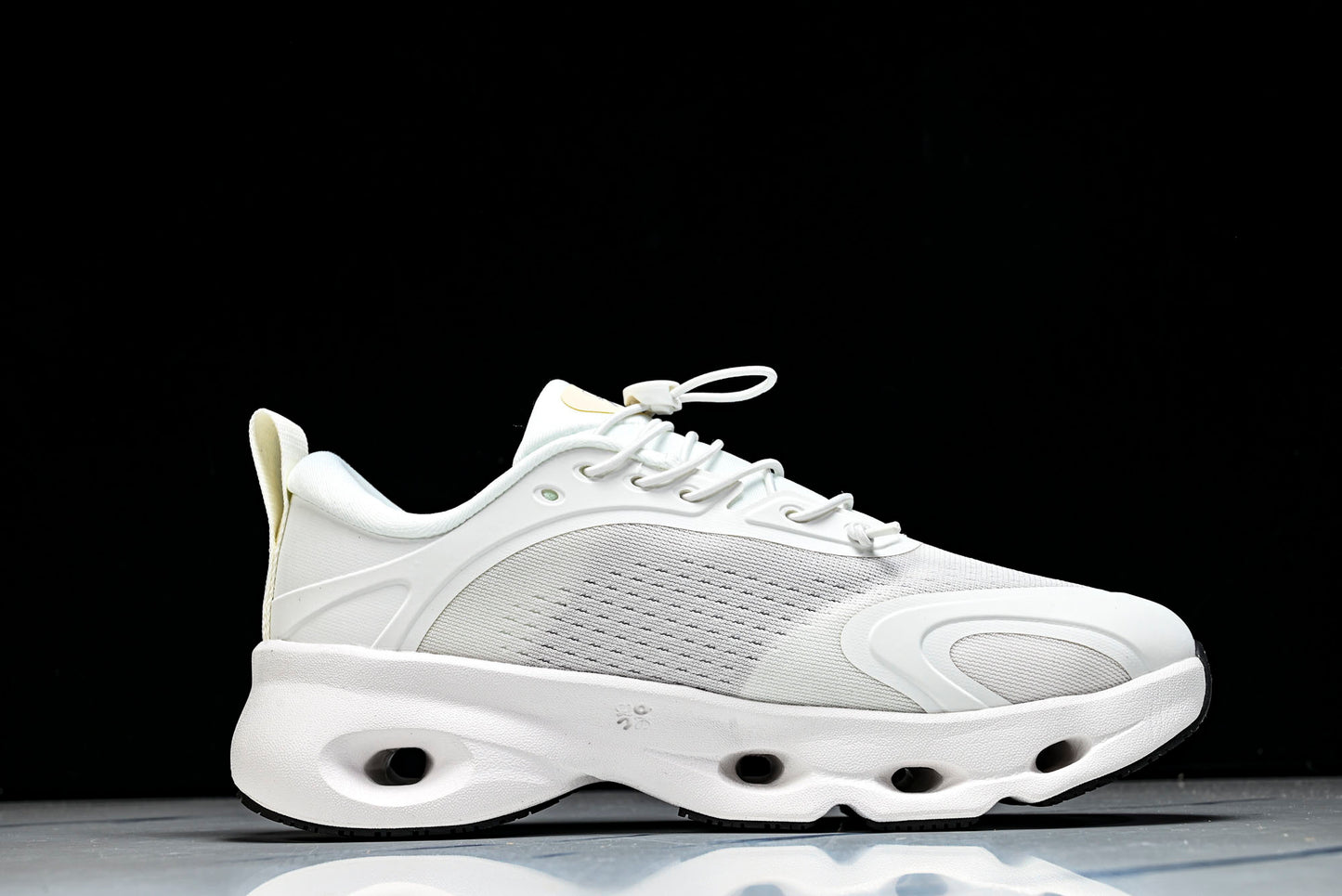 LOEWE × ON Cloudsolo 'White'