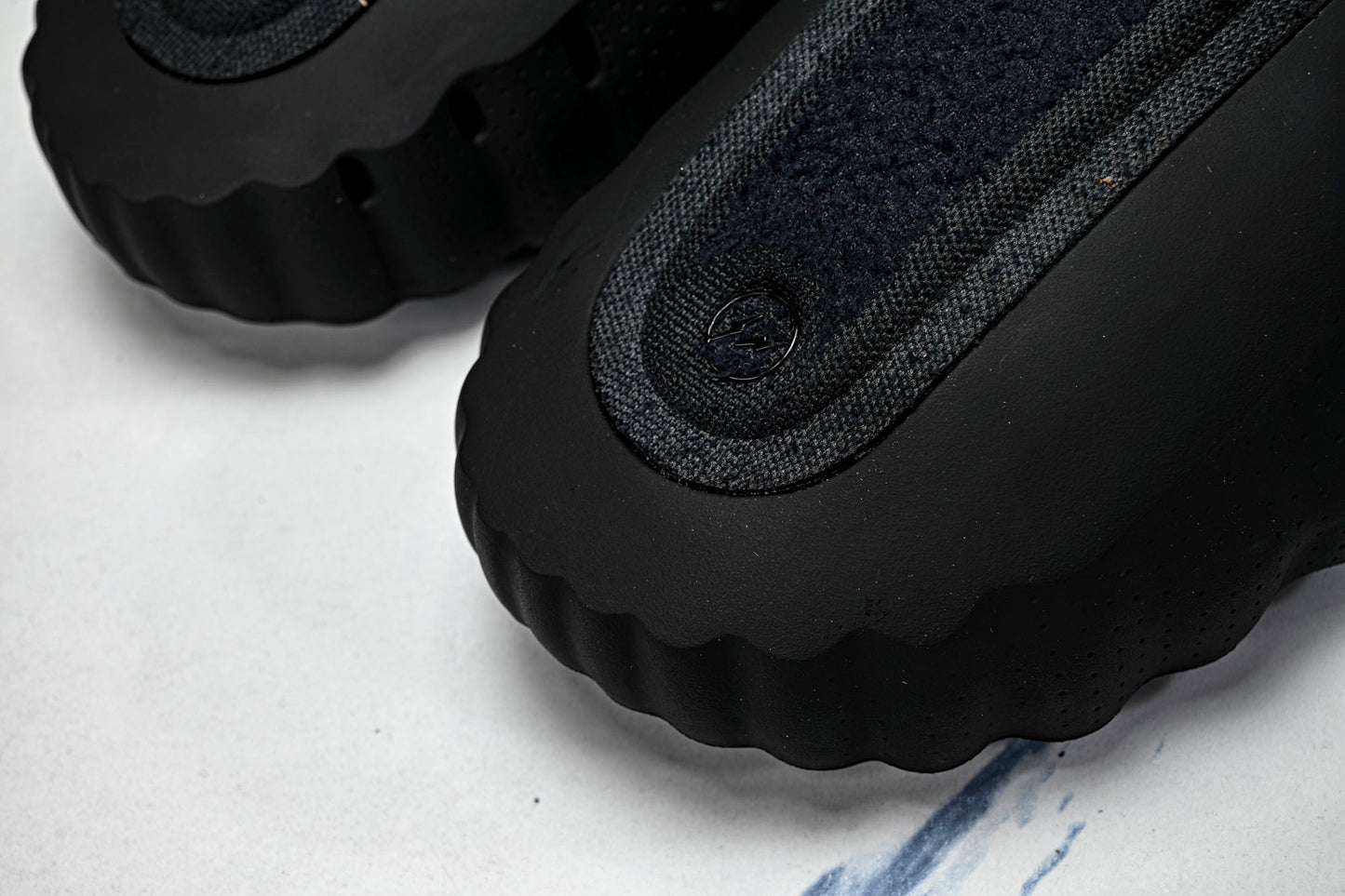 Fragment x Mind 001 Slide 'Black'