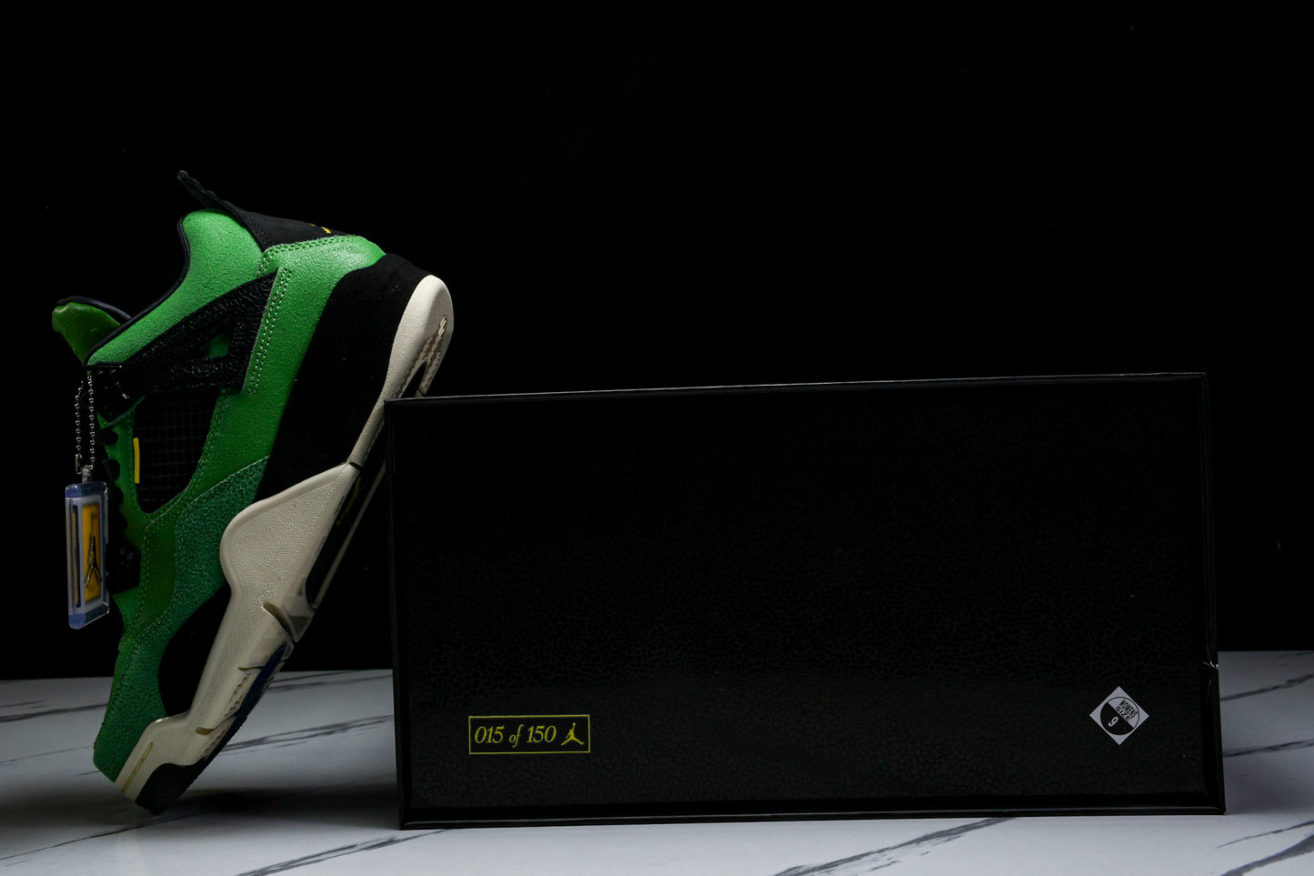 AJ4 Retro 'Manila' (Special Box)