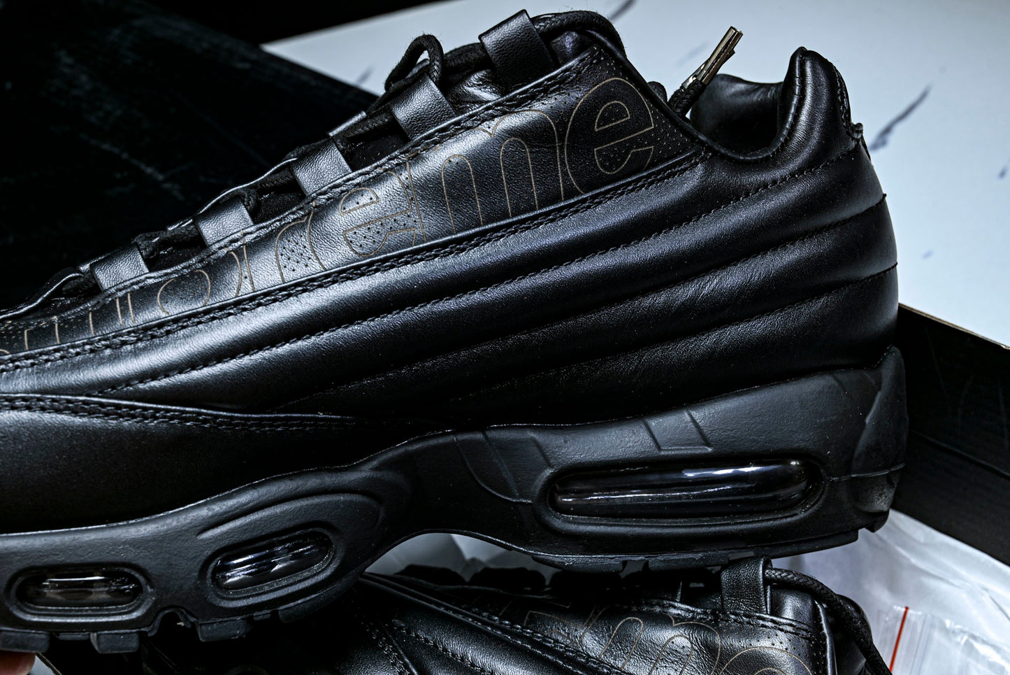 Supreme x AM95 Lux 'Black'