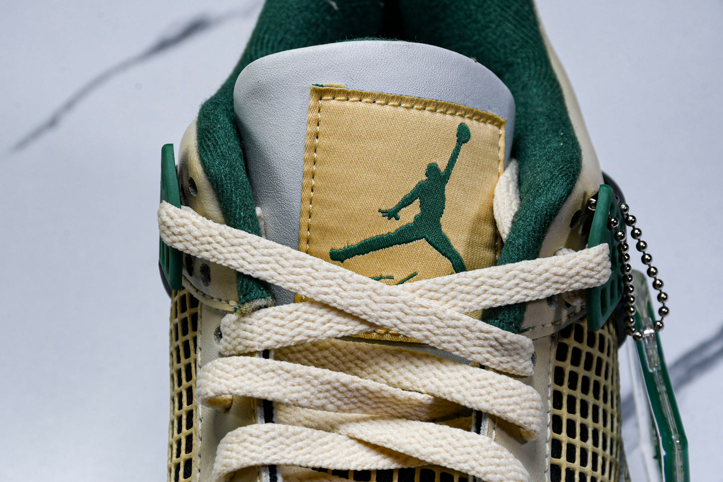 AJ4 Retro x Venusaur (Unreleased)