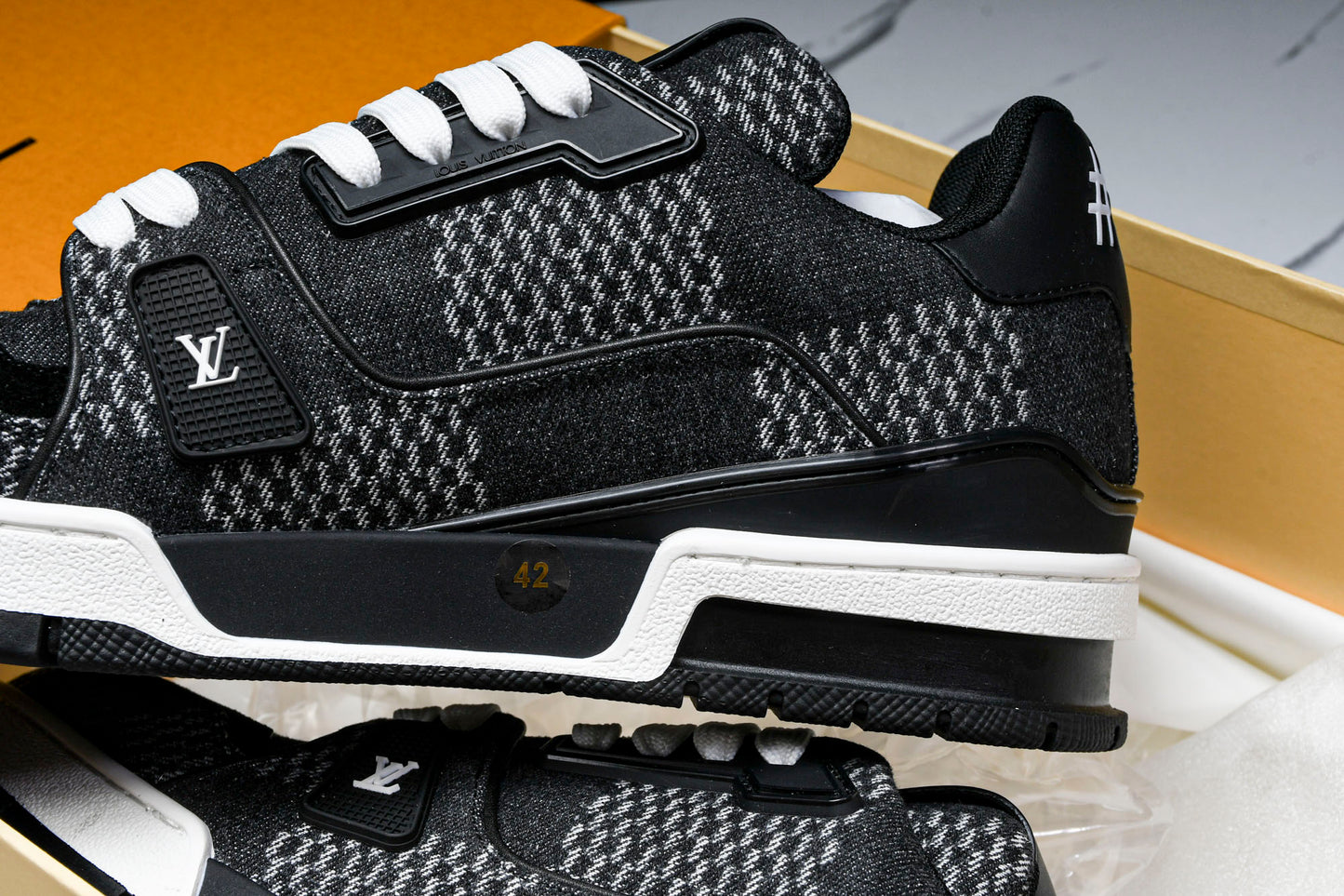 Louis Vuittоп Trainer Low 'Damier Black Signature'
