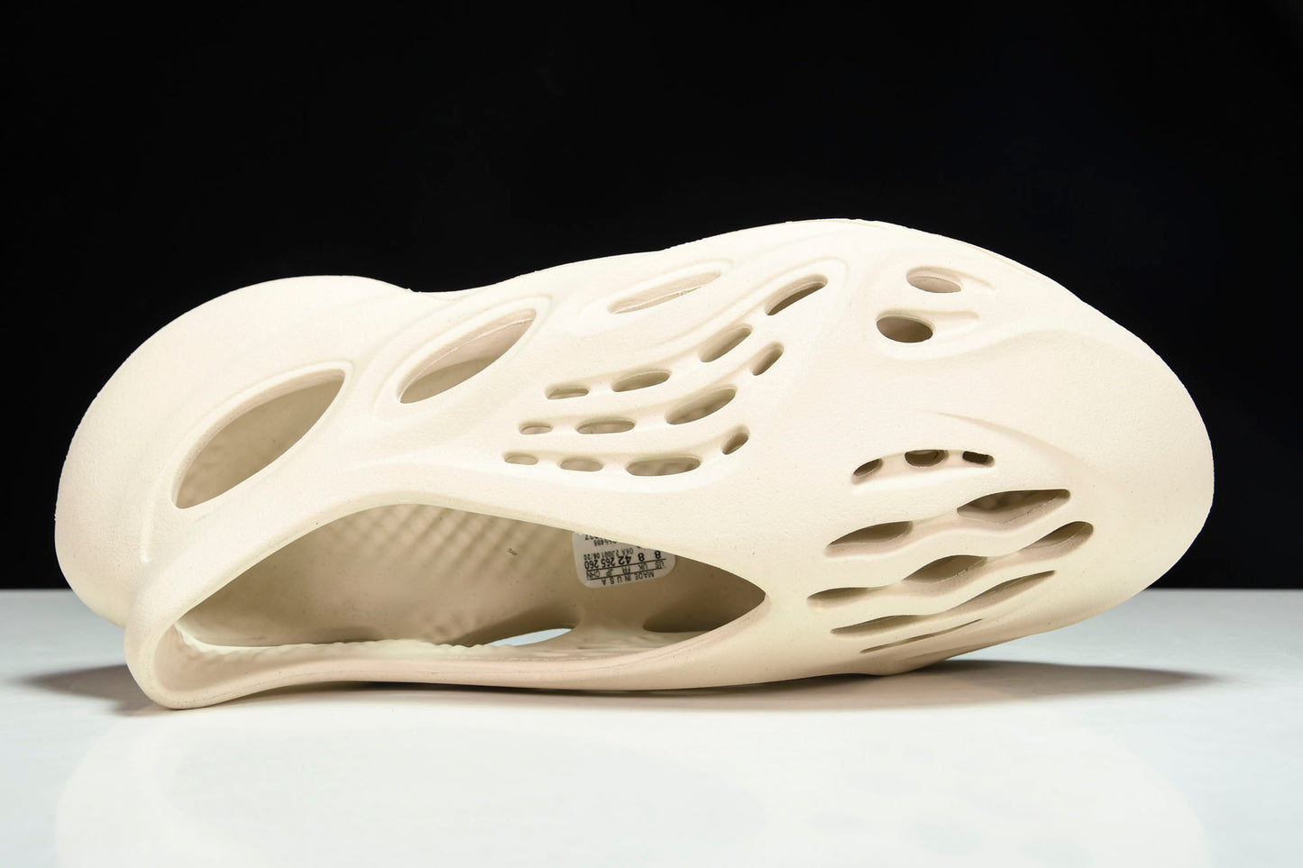 Yzy Foam RNNR 'Ararat'