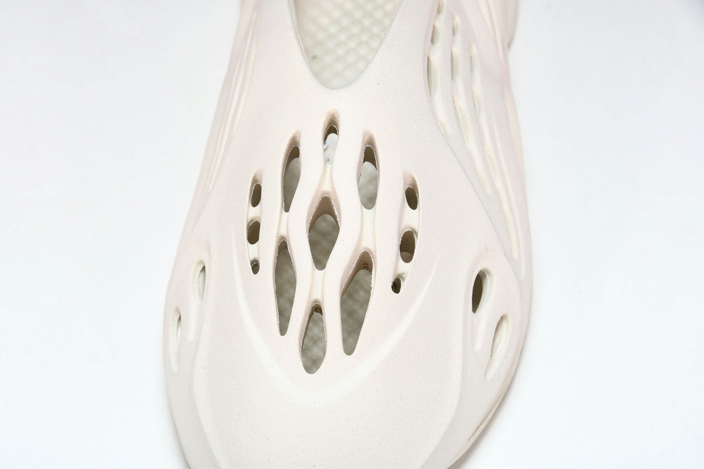 Yzy Foam RNNR 'Ararat'