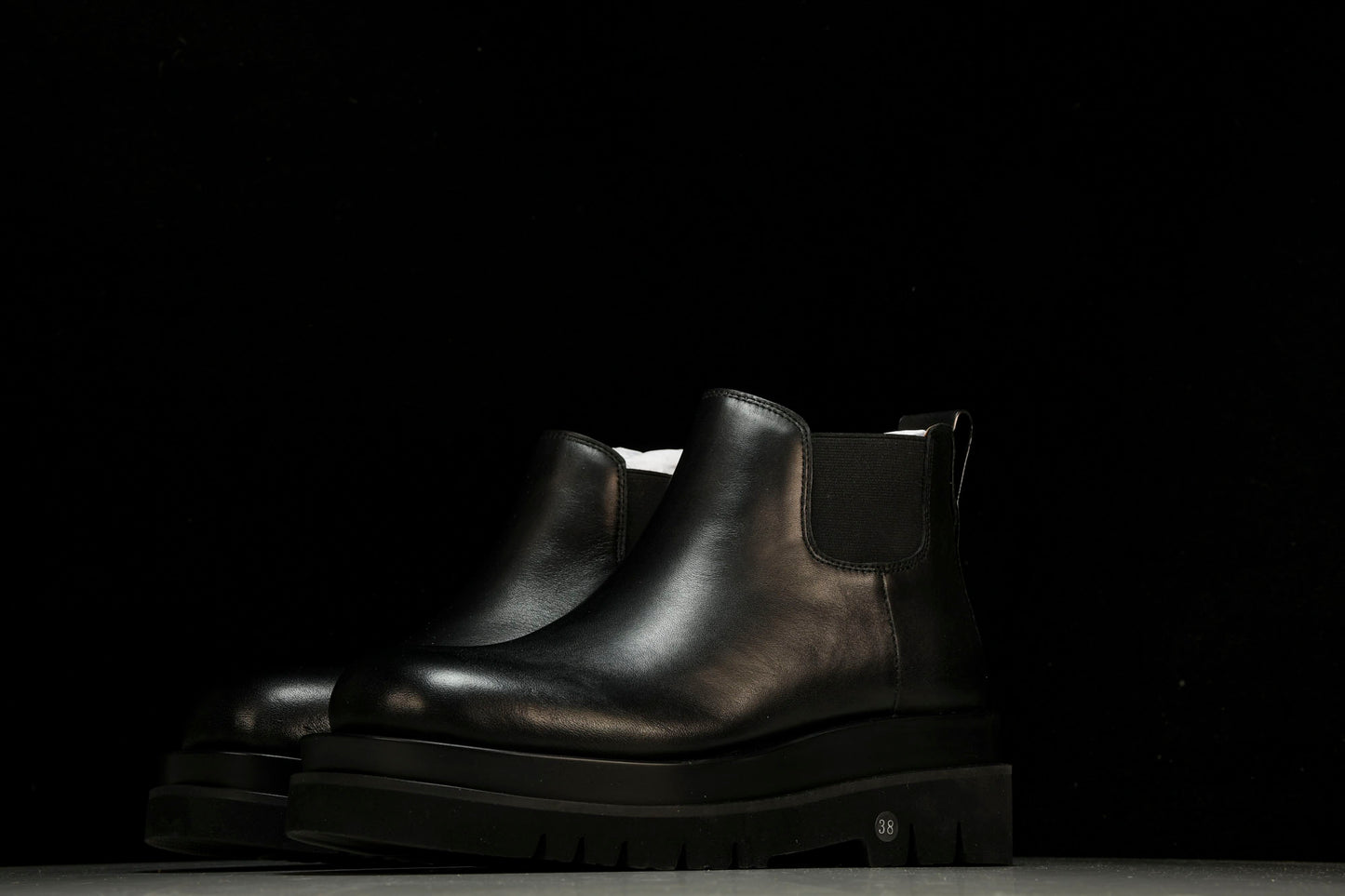 Вottega Veneta Lug Ankle Chelsea Boots 'Black'