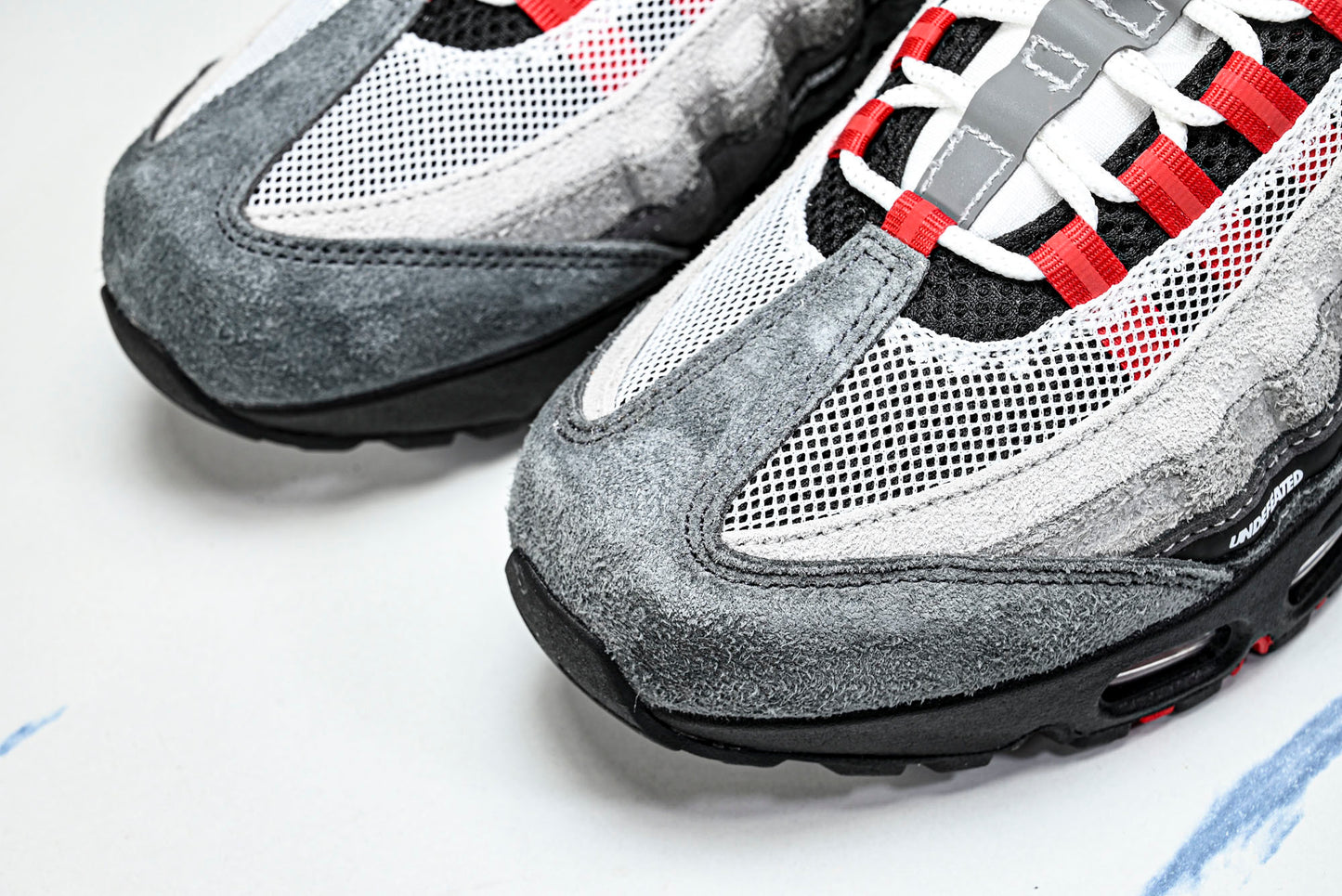 Undefeated x AM95 Geo Exclusive Pack 'Tokyo Bright Crimson'