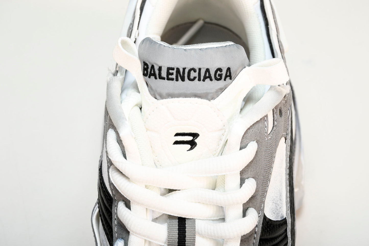 Runner 'White Black Grey'