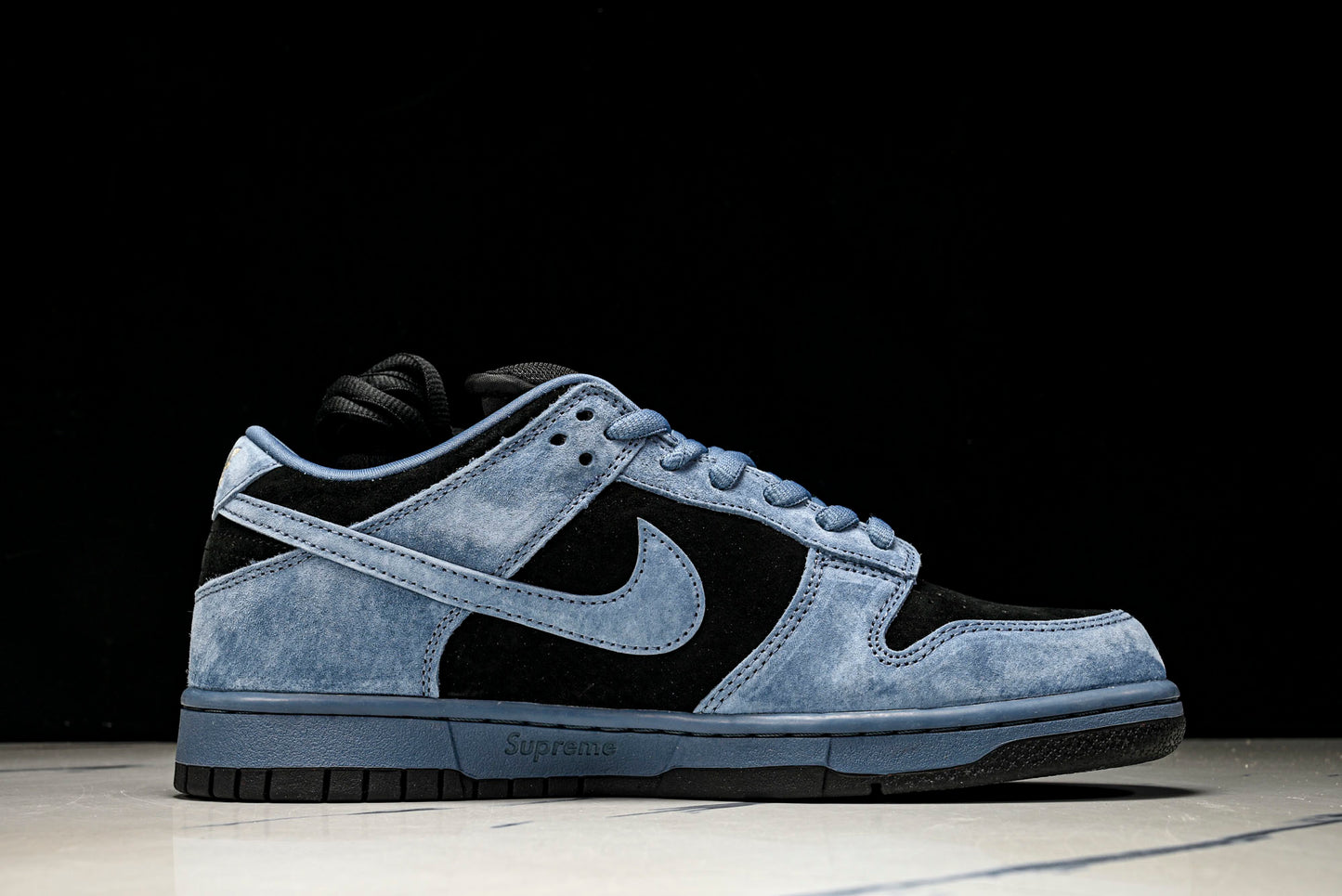 SB Dnk Low x Supreme 94 Ocean Fog
